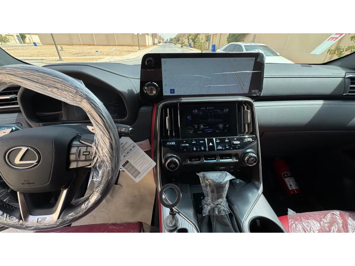 Car image 17