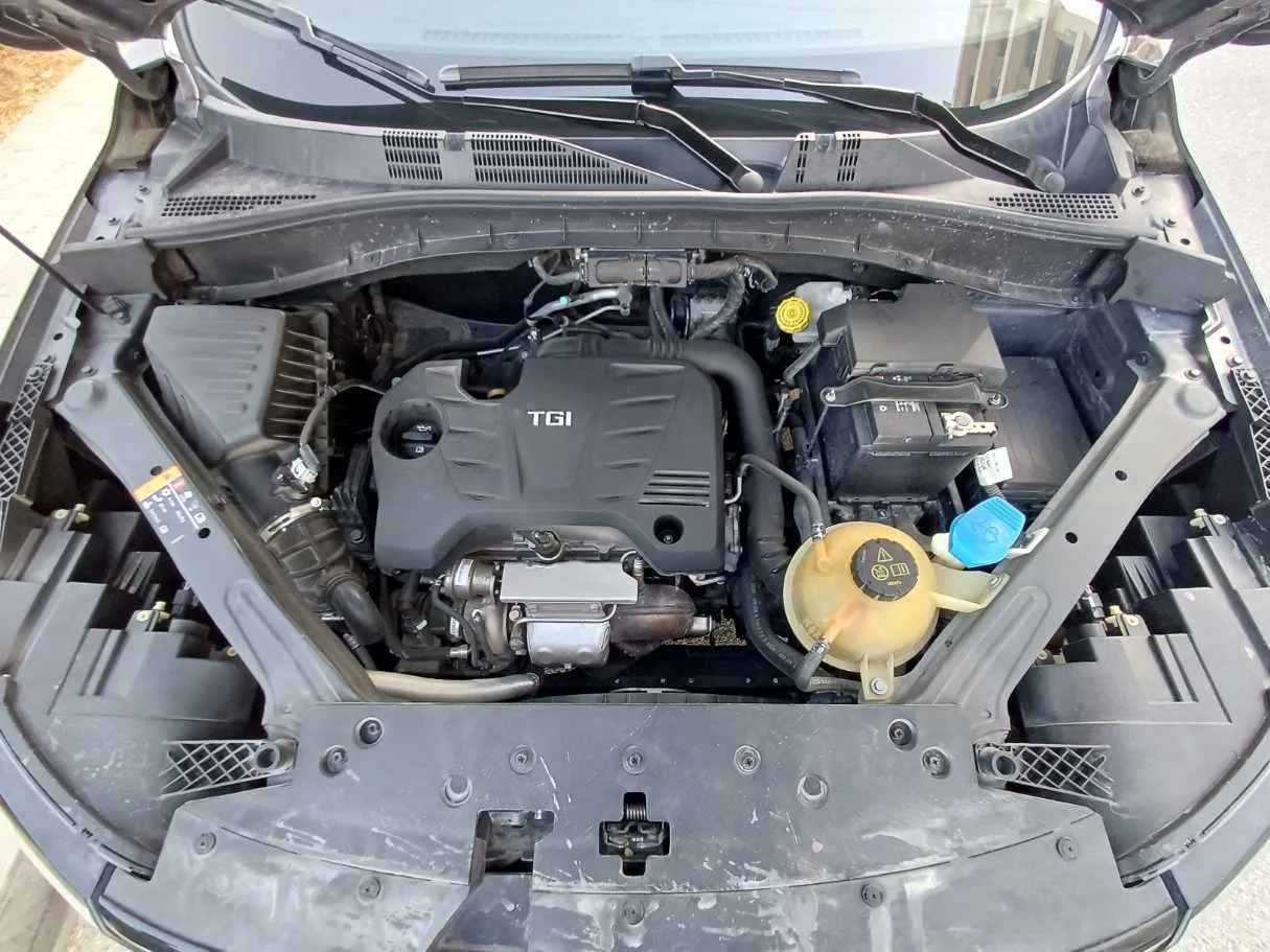 Car image 20