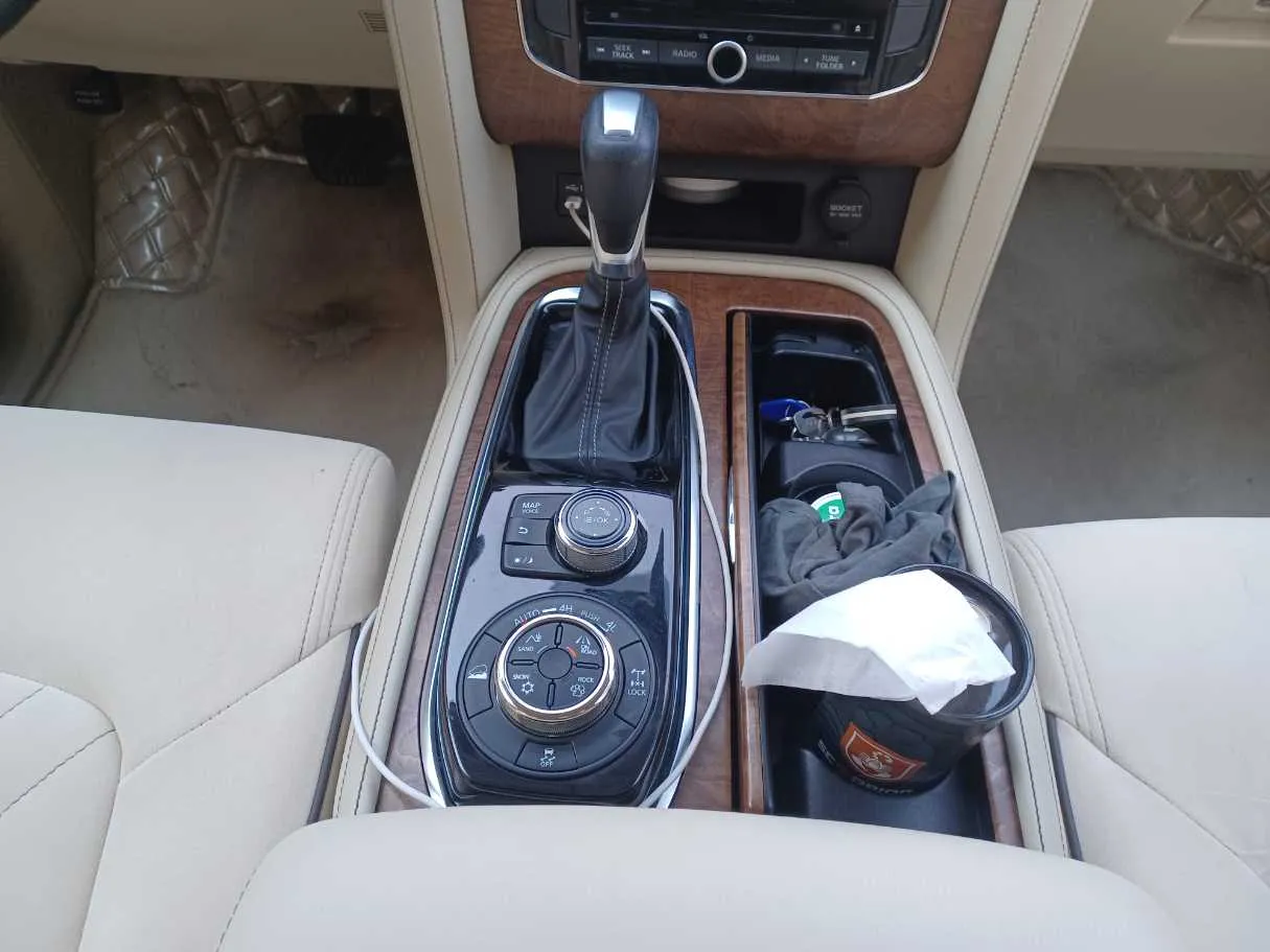 Car image 14