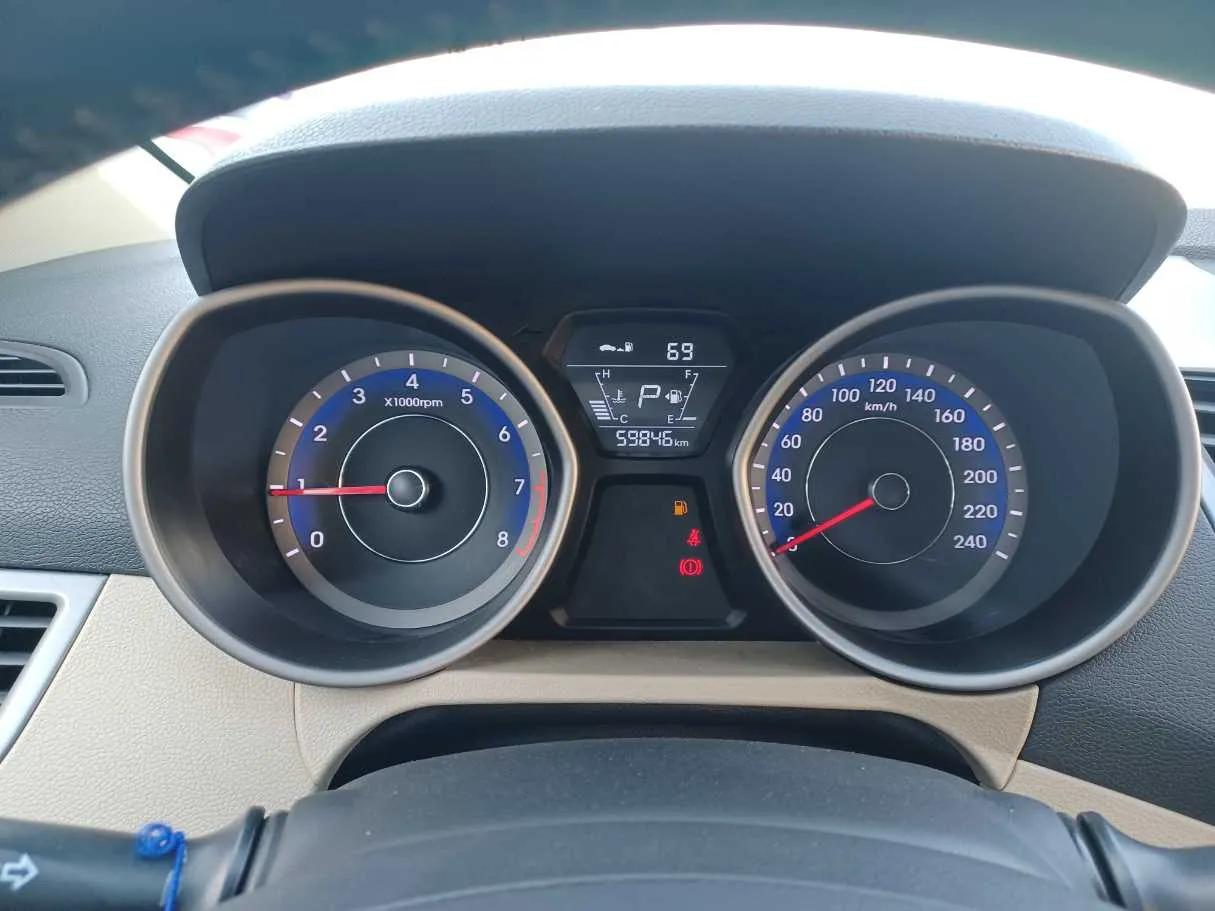 Car image 17