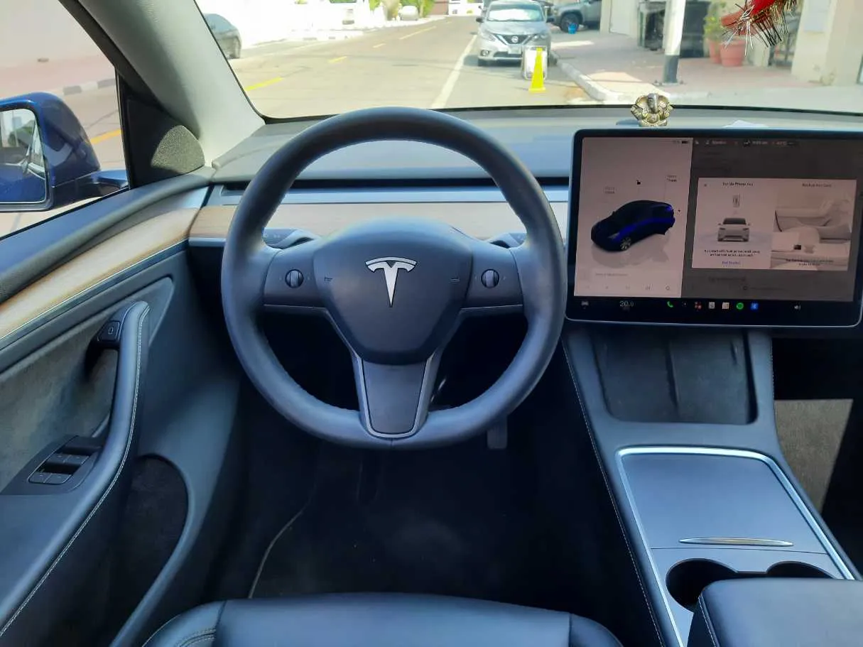 Car image 17