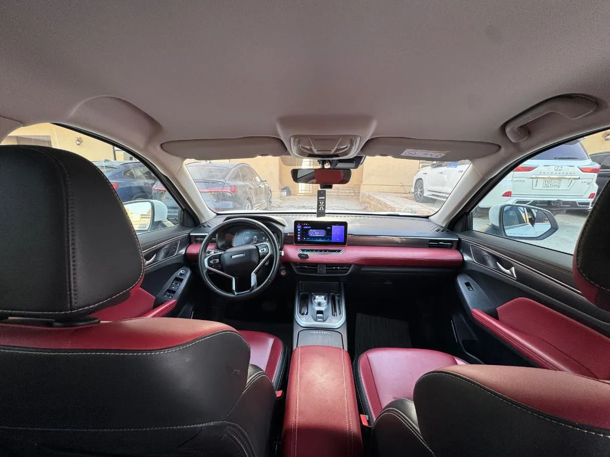 Car image 14