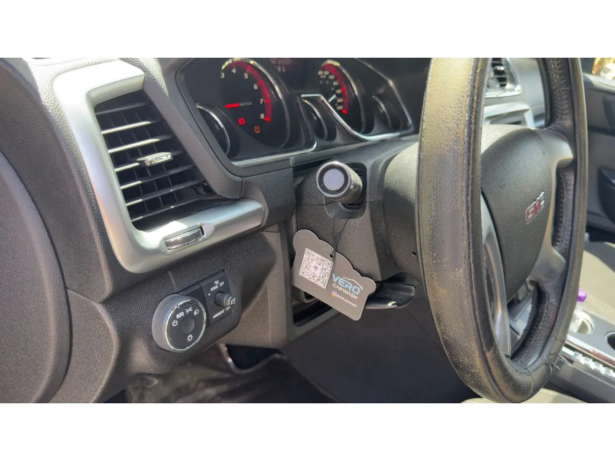 Car image 19