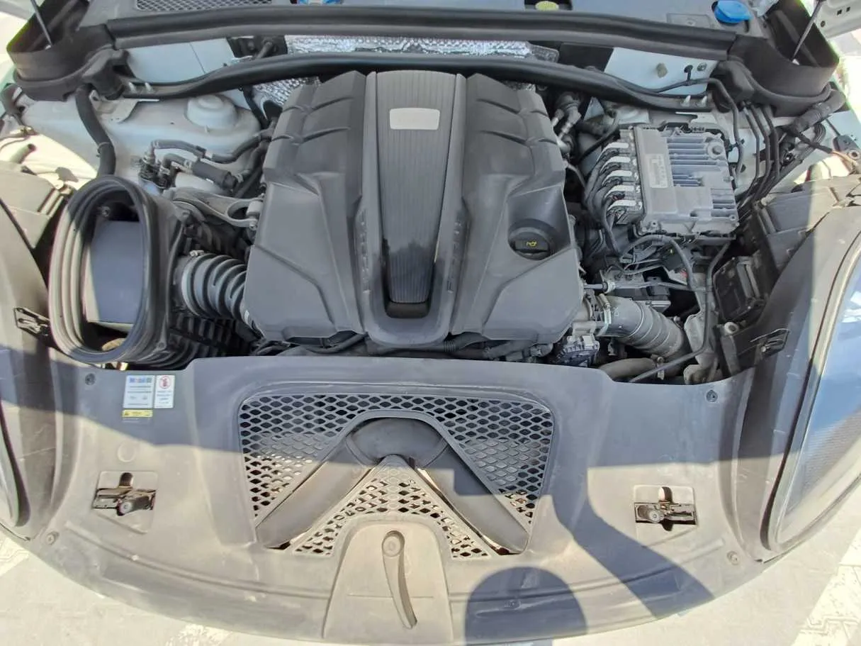 Car image 21