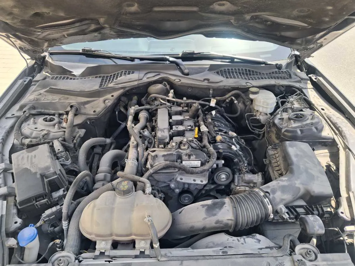 Car image 13