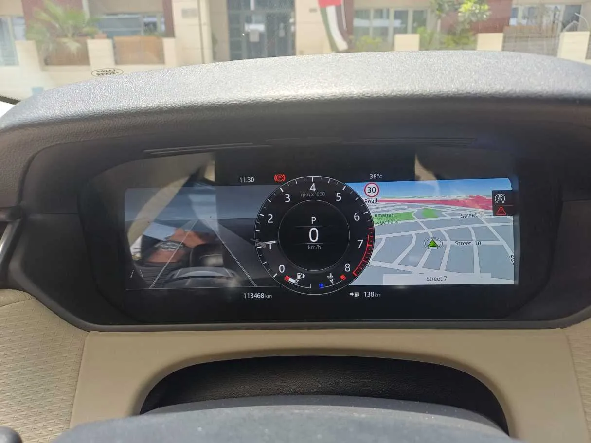 Car image 18