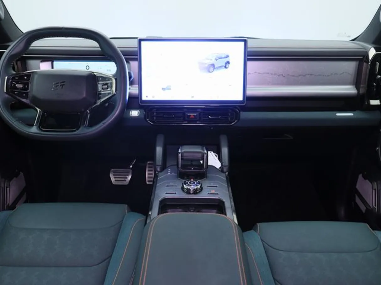 Car image 14