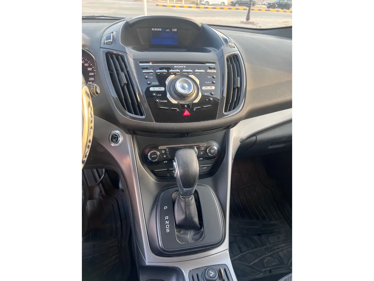 Car image 15
