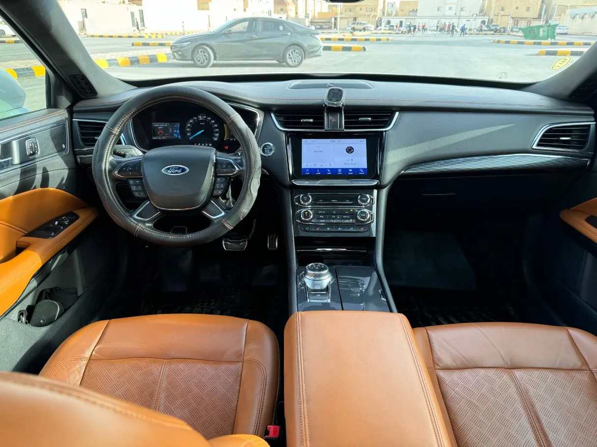 Car image 16