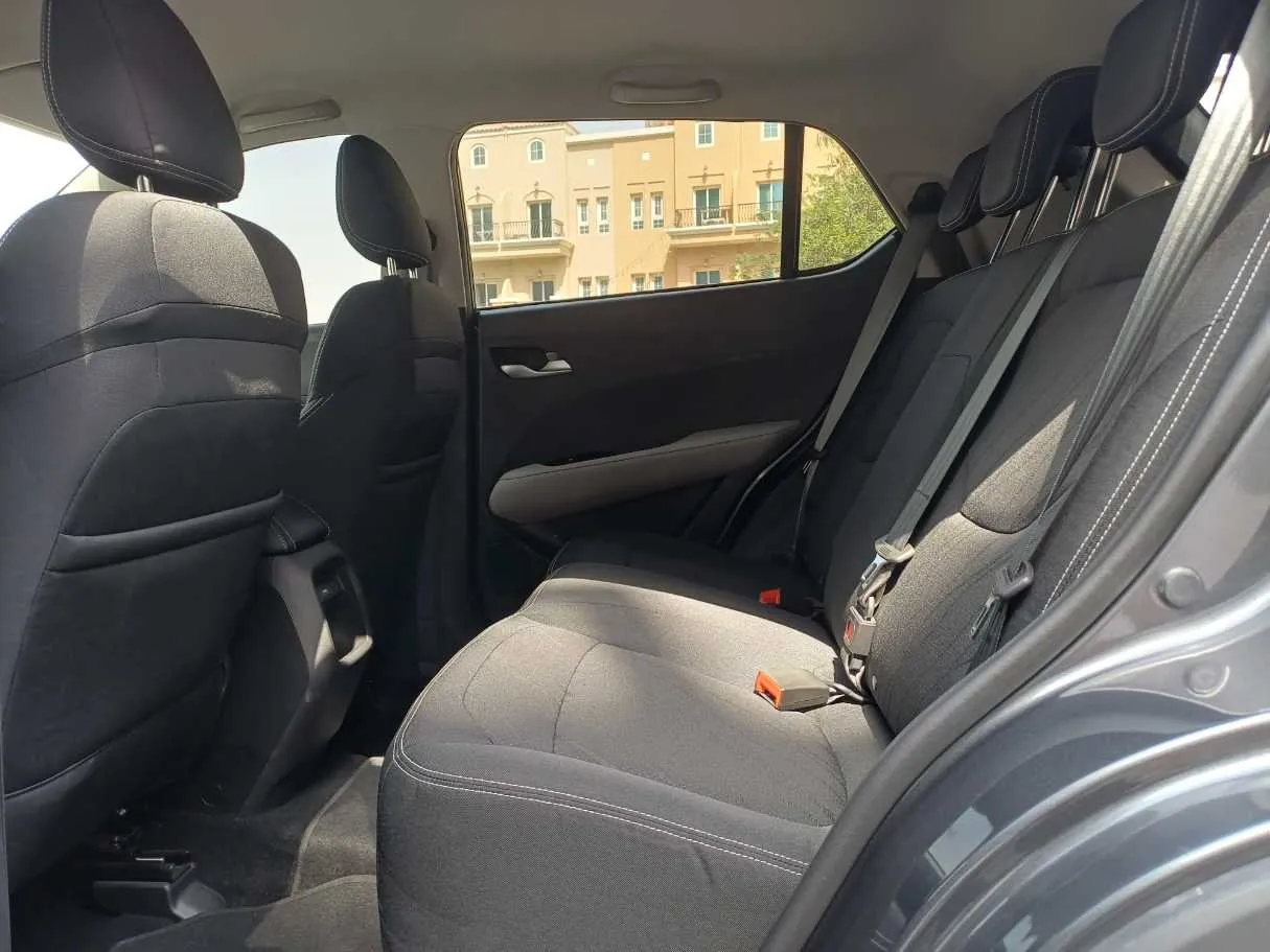 Car image 16