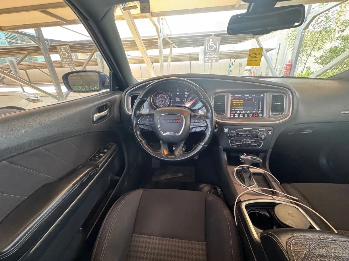 Car image 17
