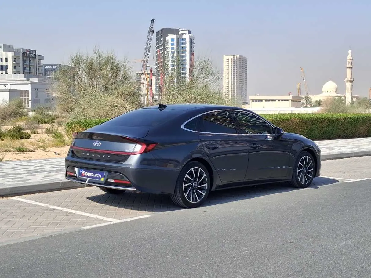 Car image 5