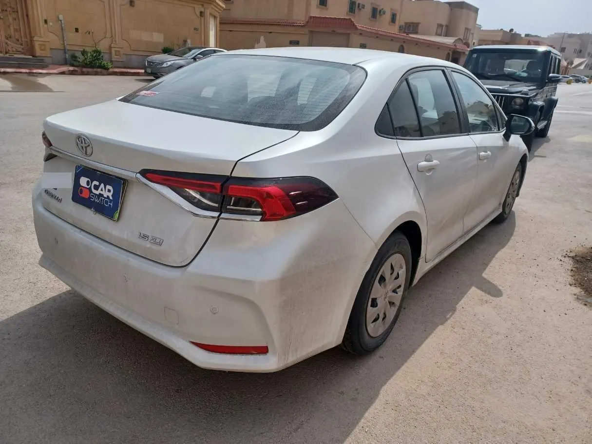 Car image 5