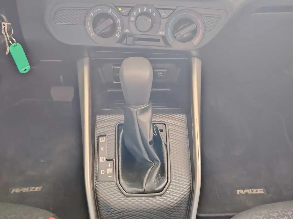 Car image 22