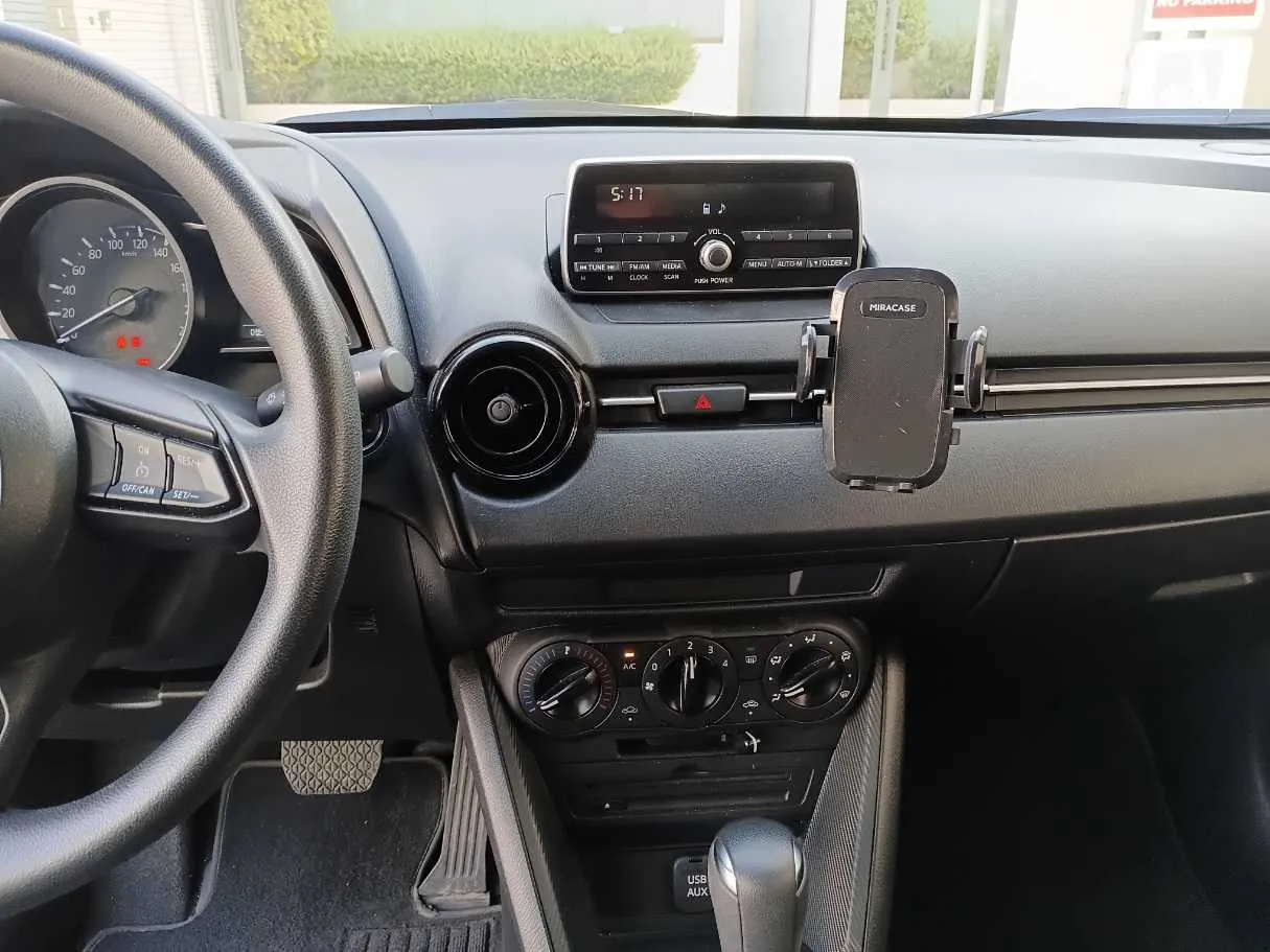Car image 16