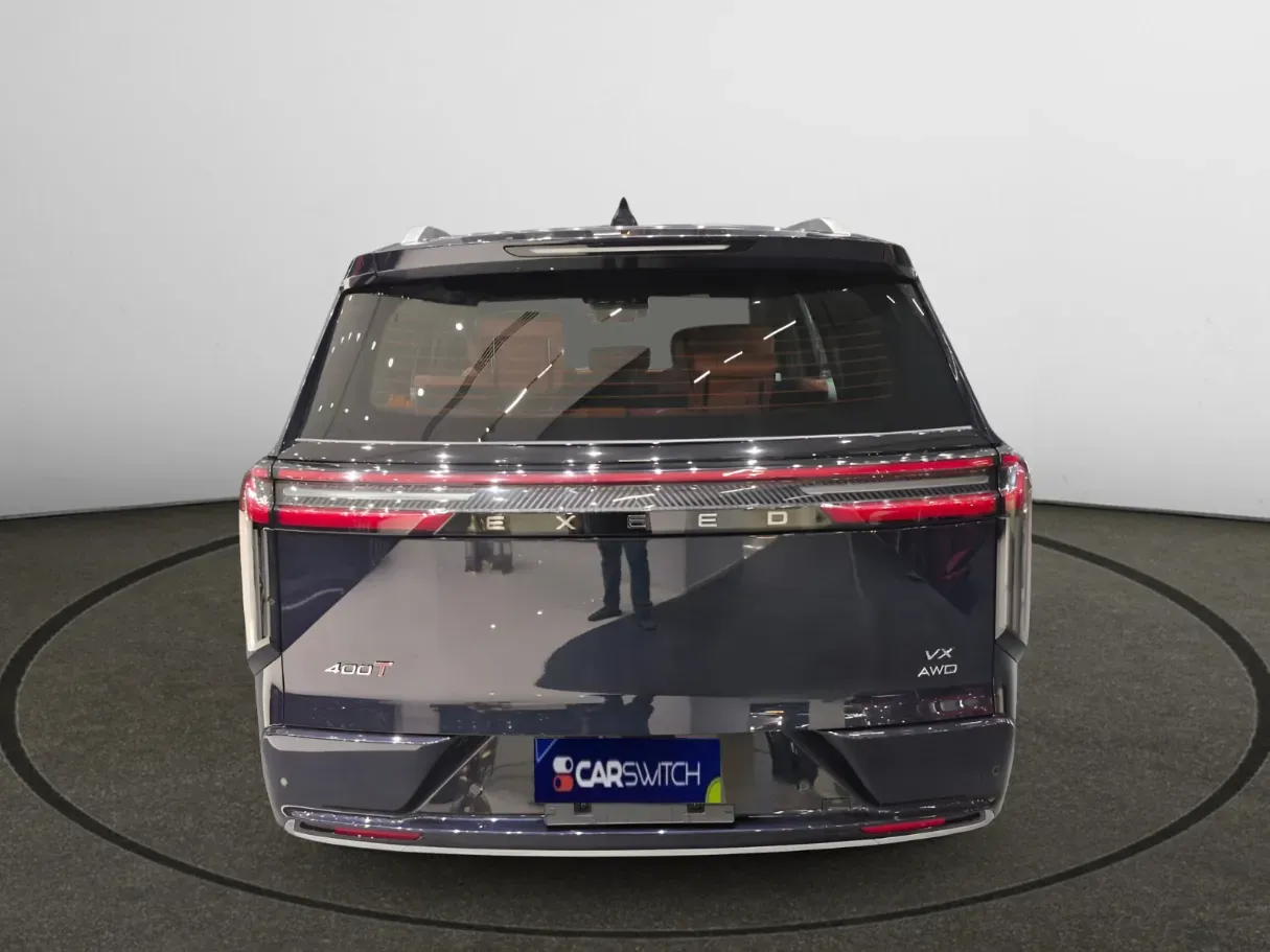 Car image 4
