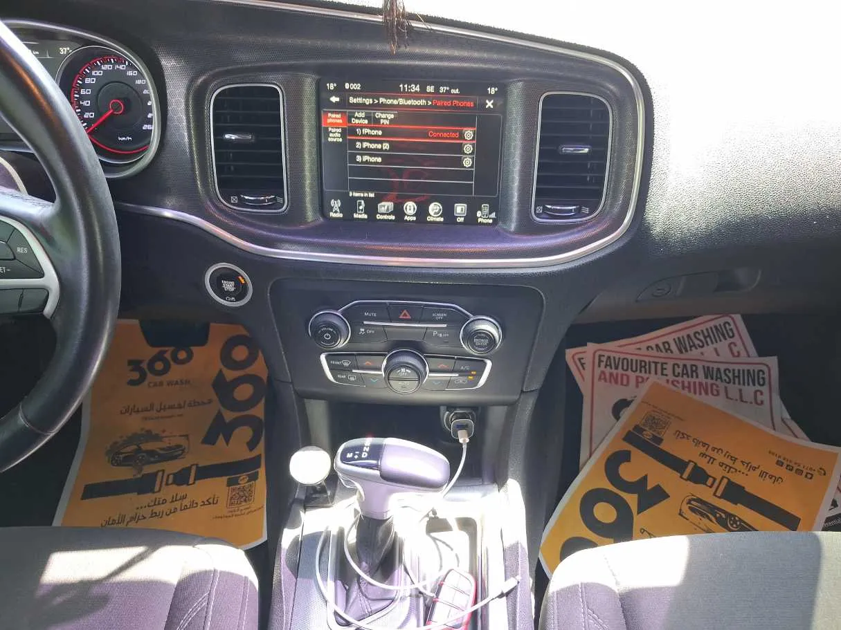 Car image 14