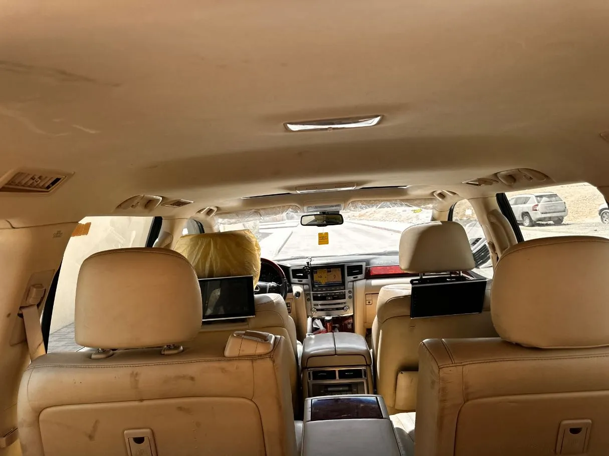 Car image 23