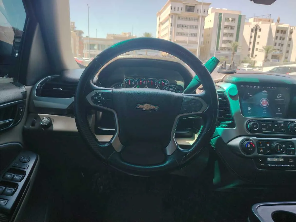 Car image 19