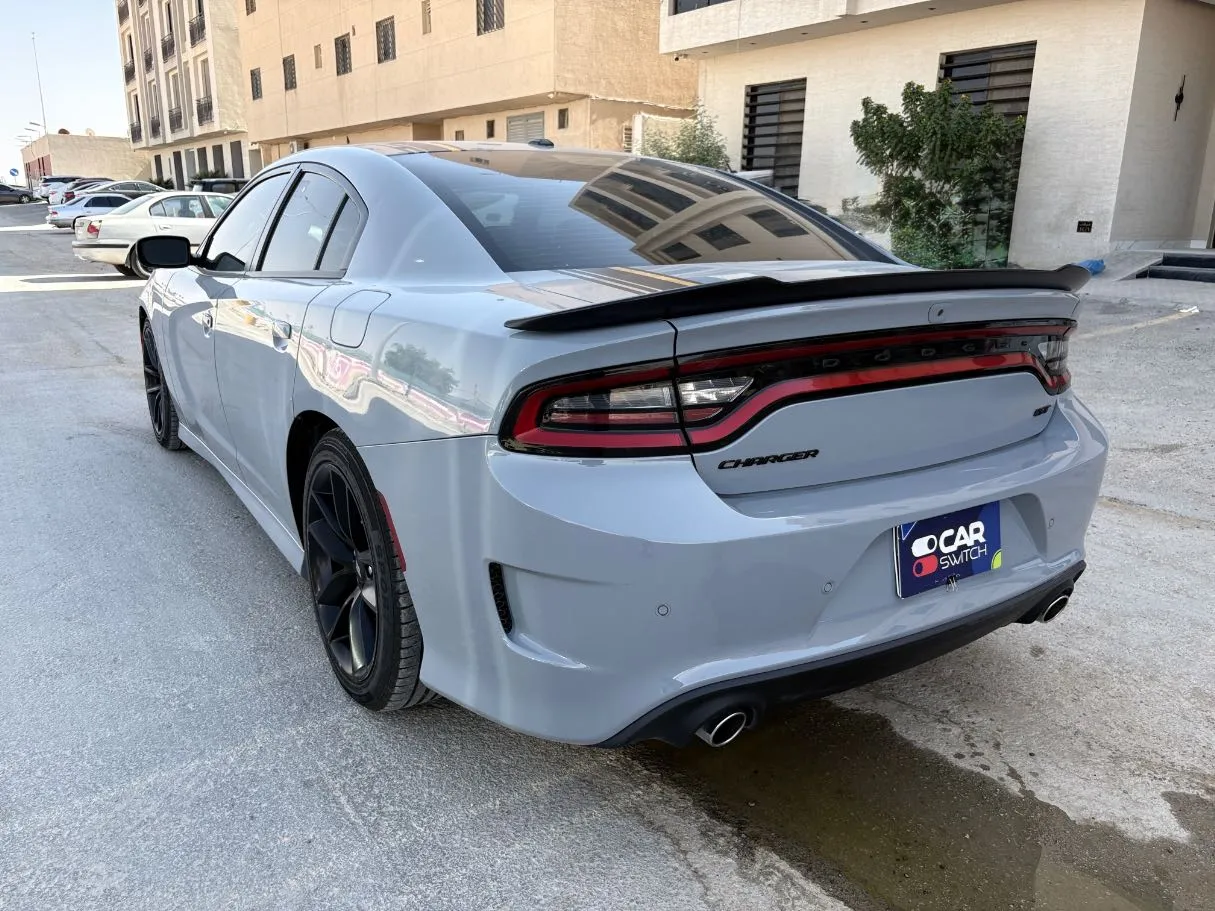 Car image 7