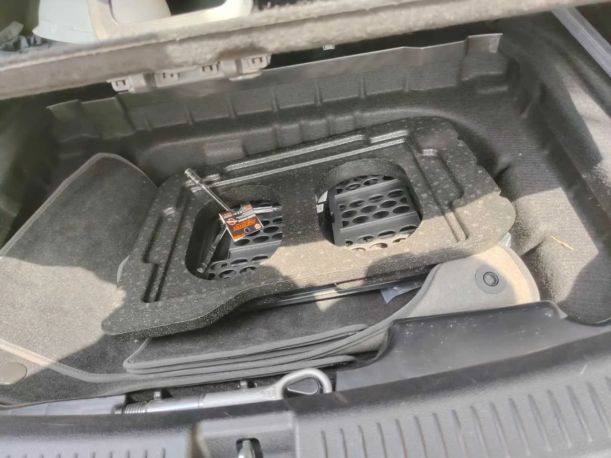 Car image 44