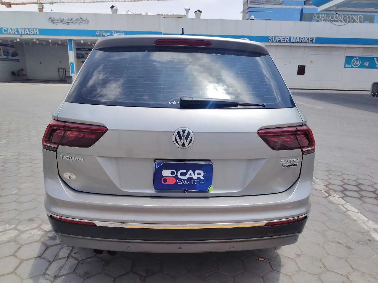 Car image 6