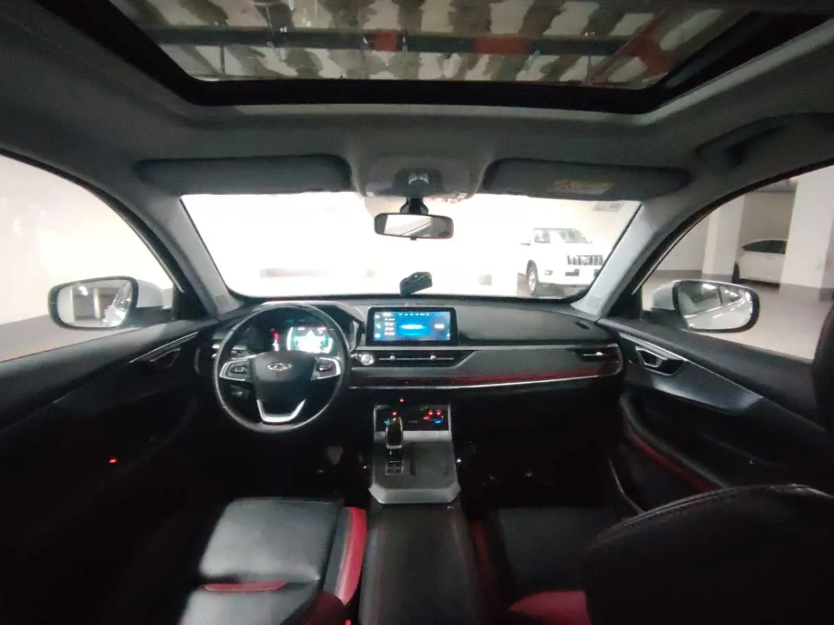Car image 18