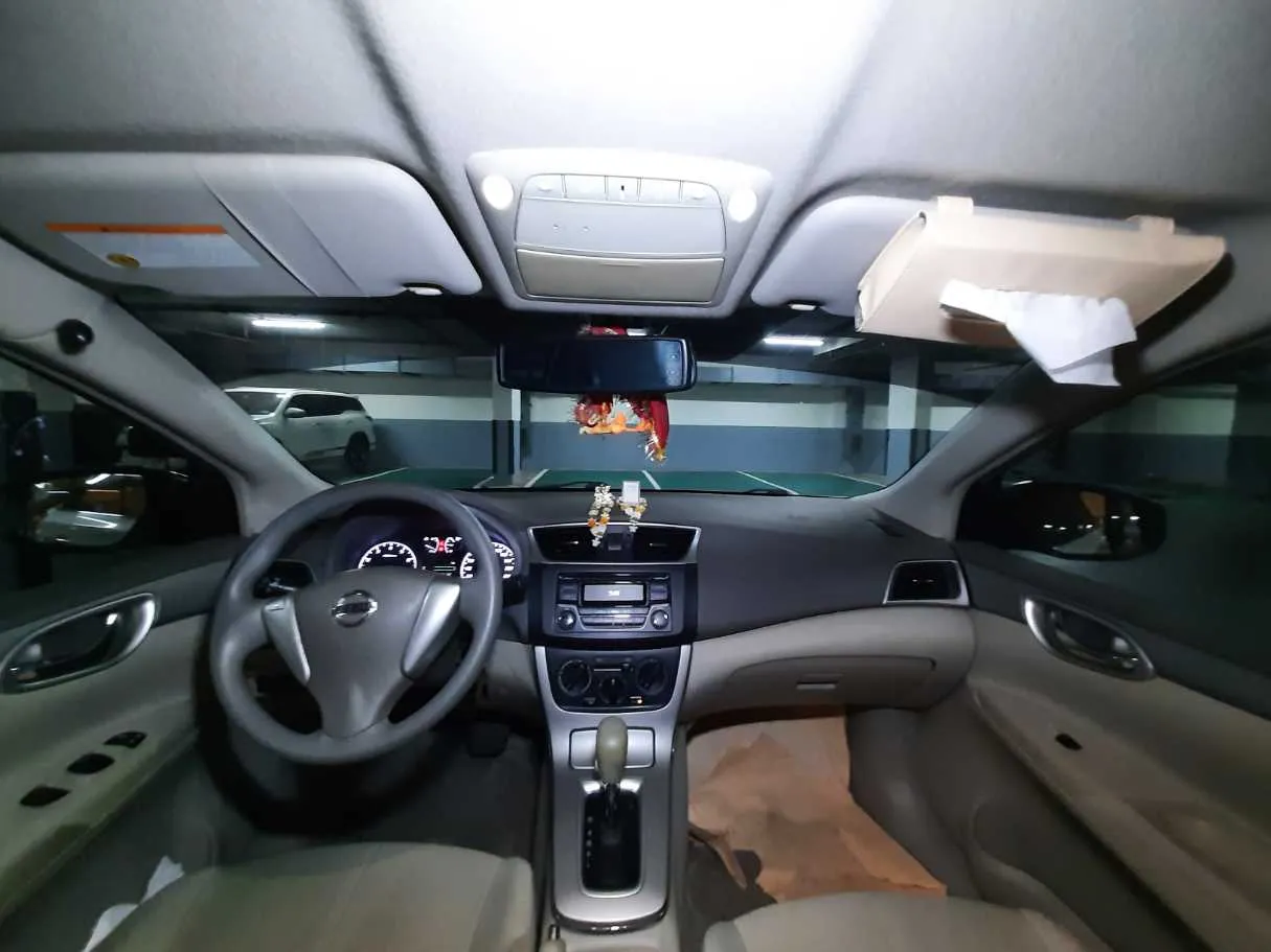 Car image 14