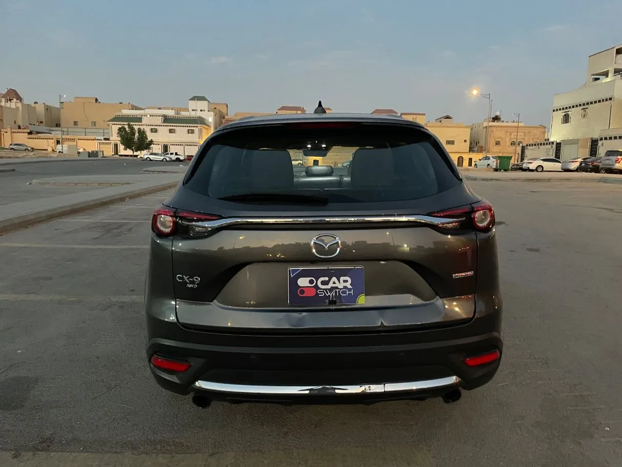 Car image 6