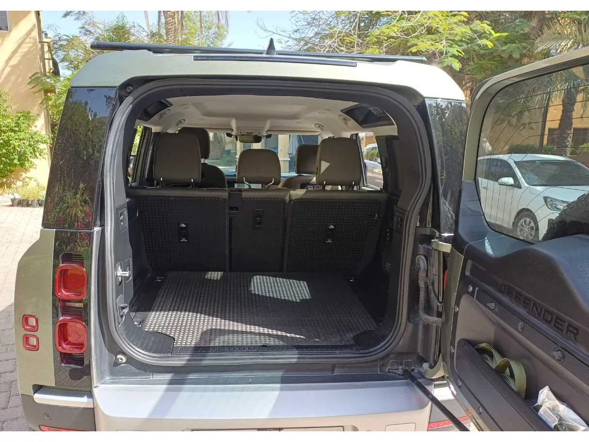 Car image 20