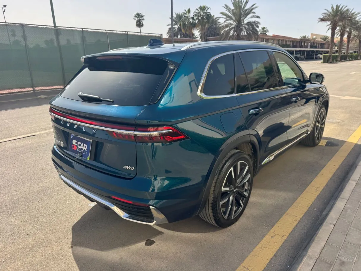 Car image 5