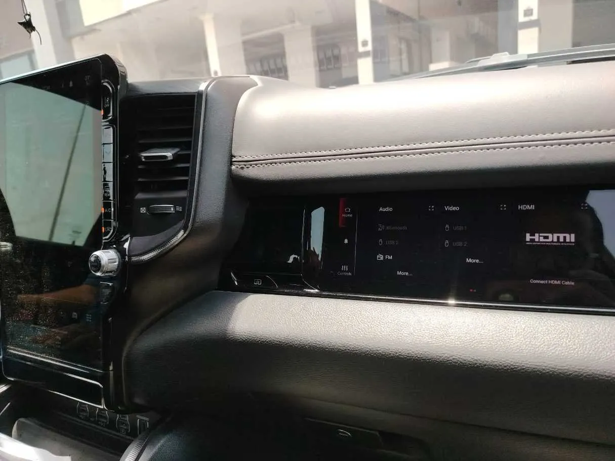 Car image 38