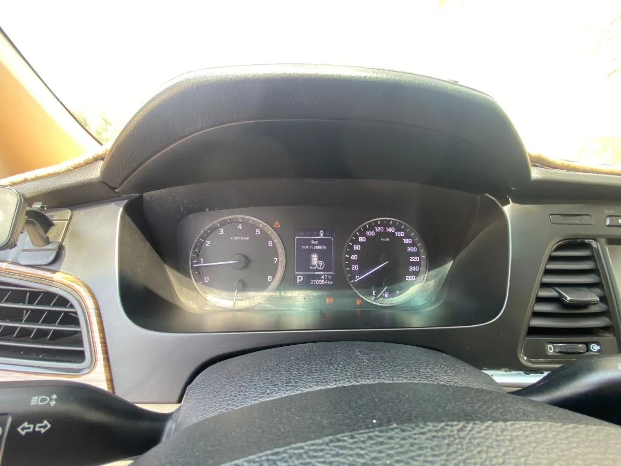 Car image 22
