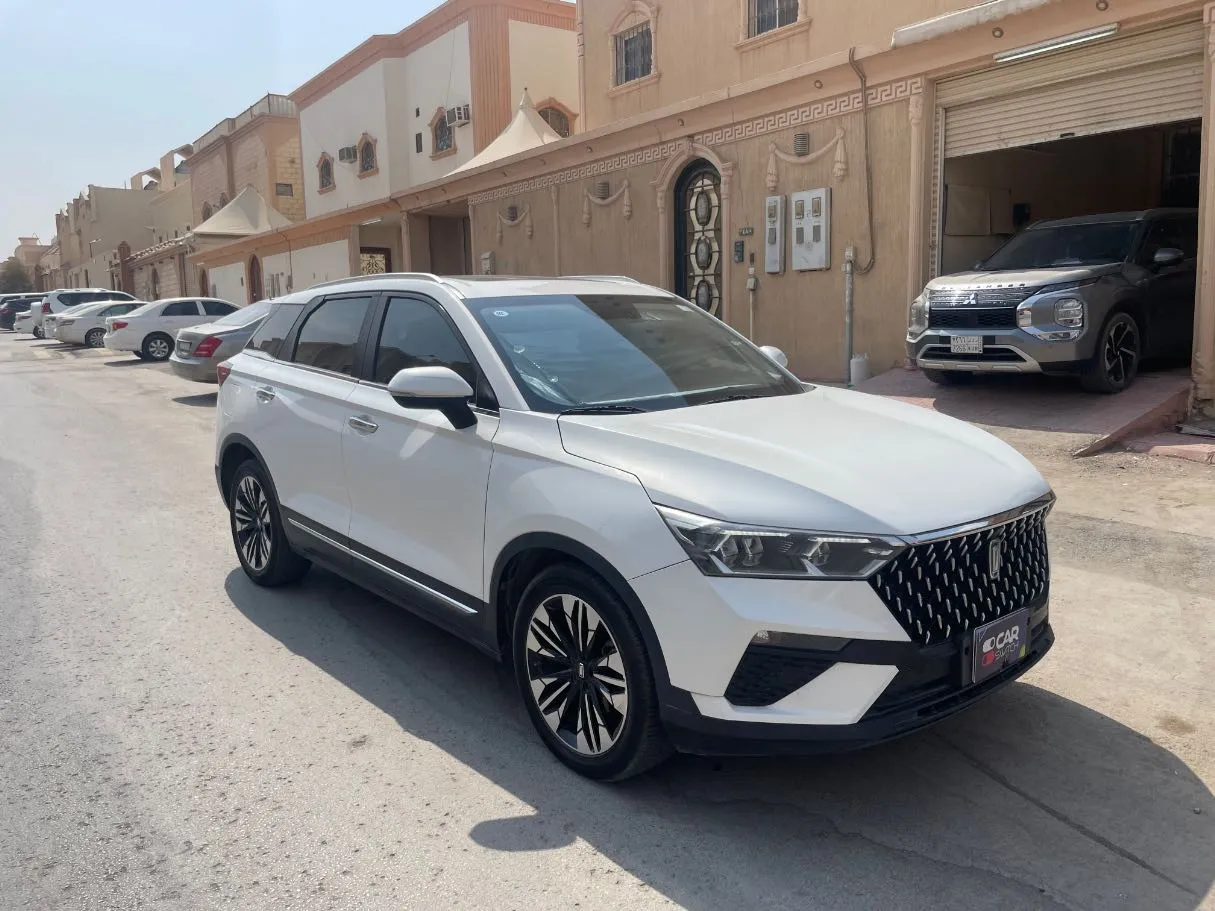 Car image 3