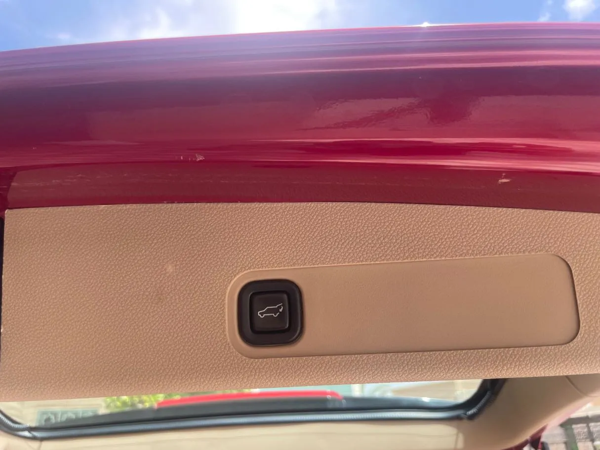 Car image 24