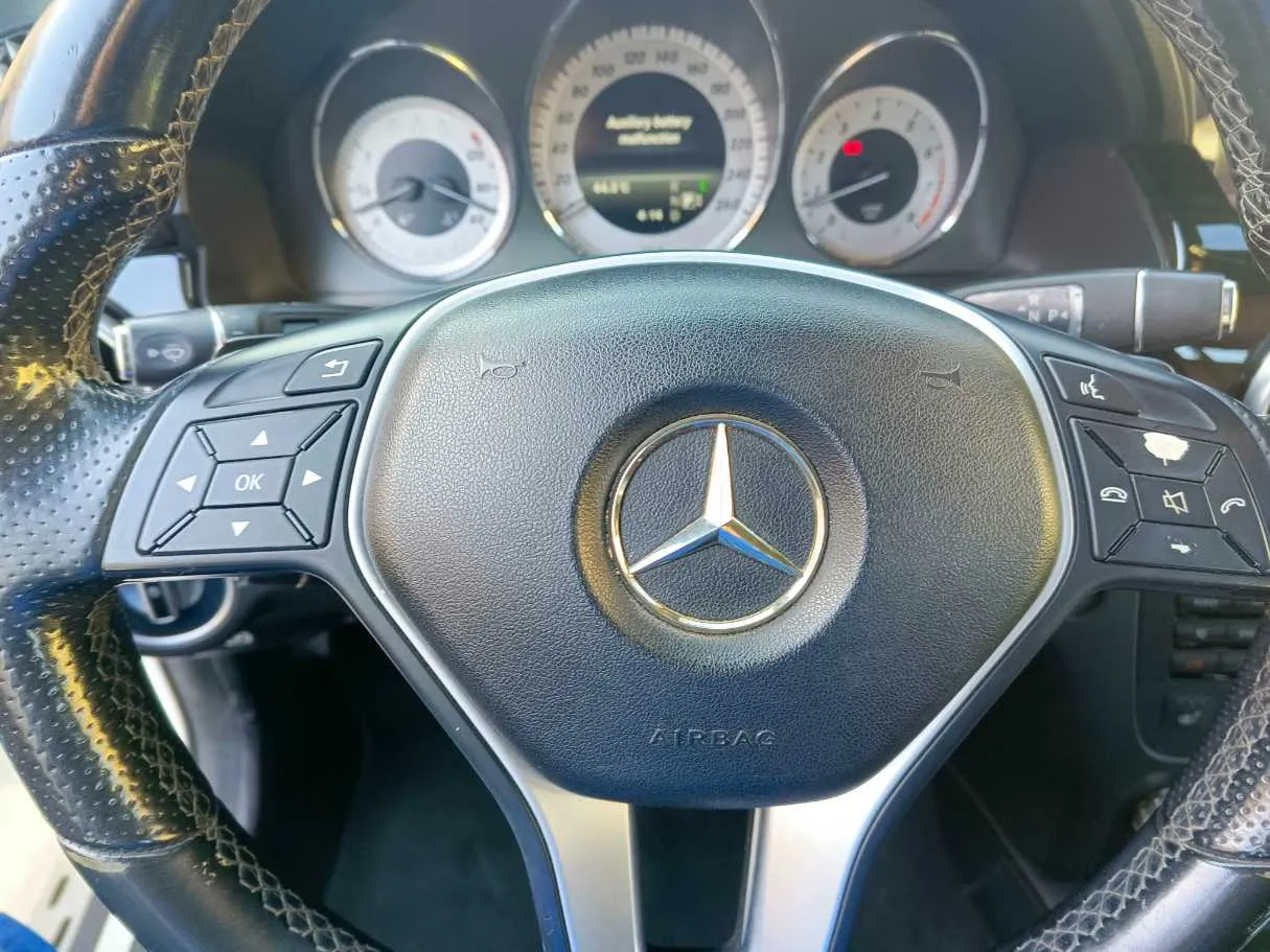 Car image 36
