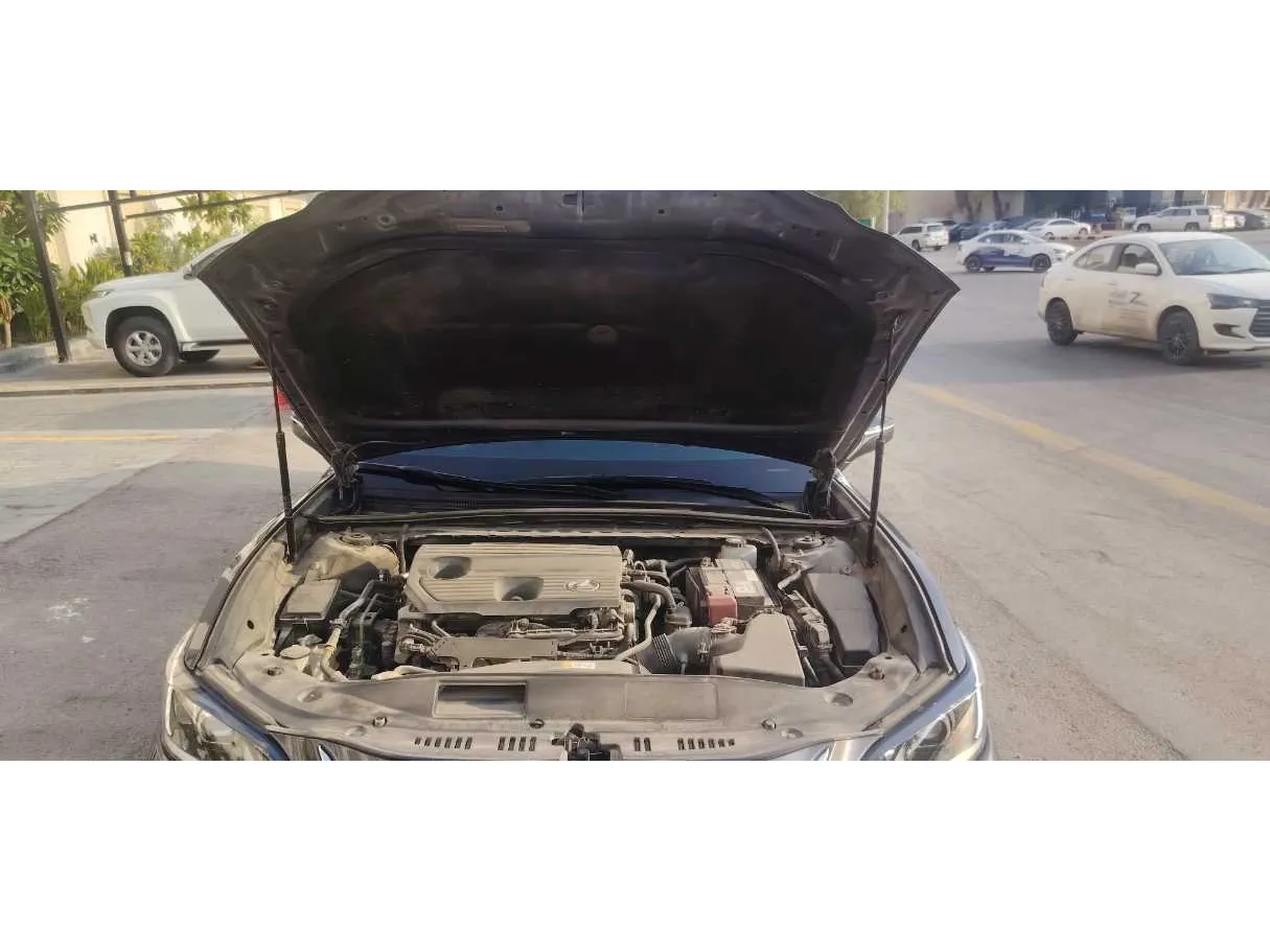 Car image 32