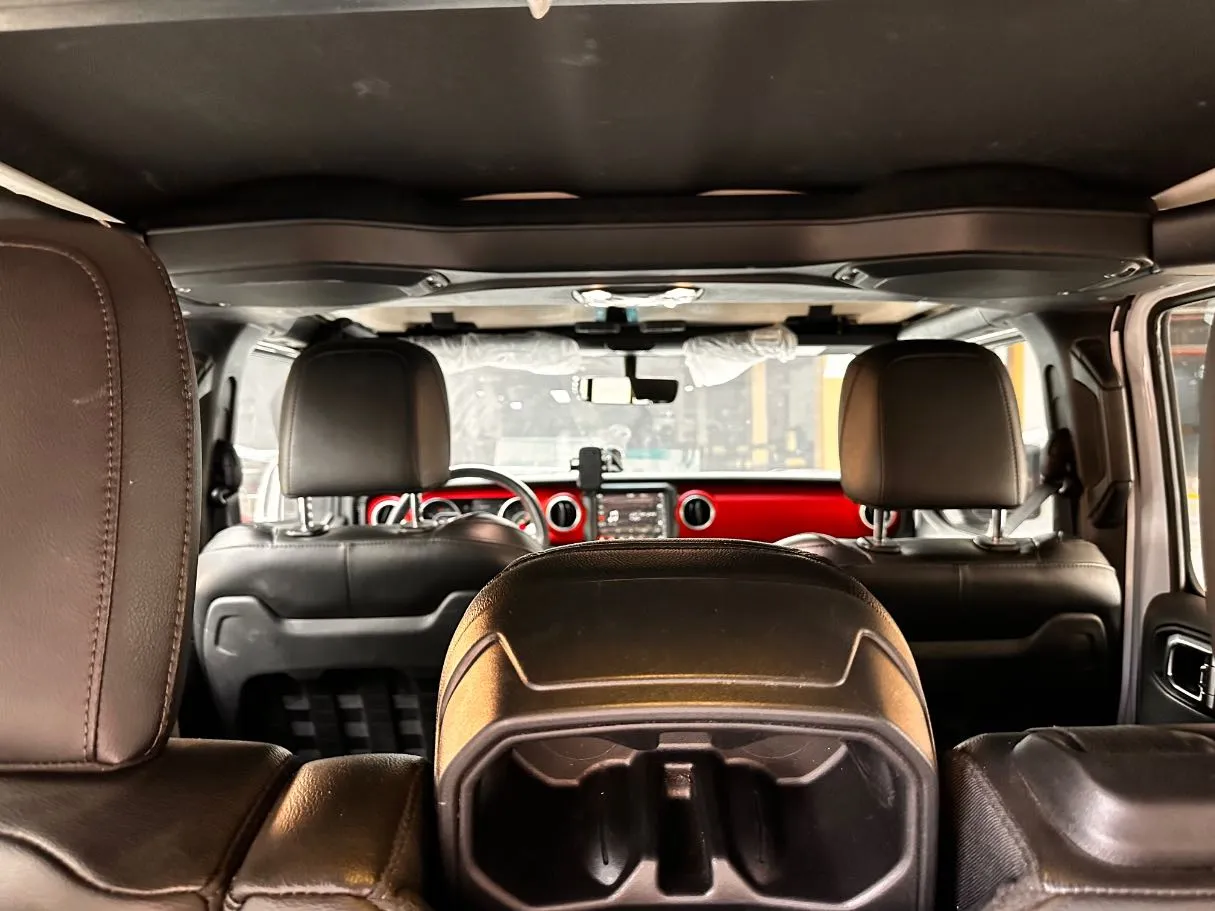 Car image 24