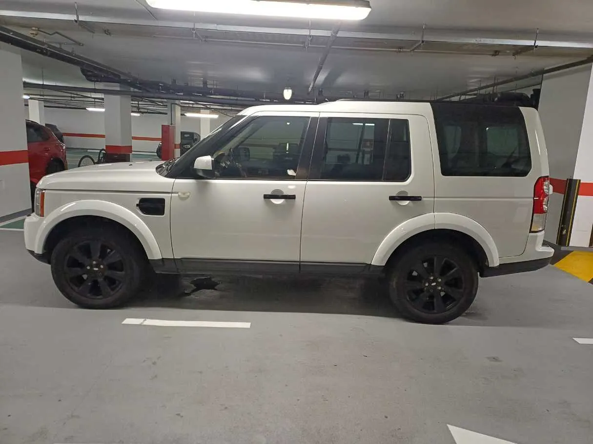 Car image 8