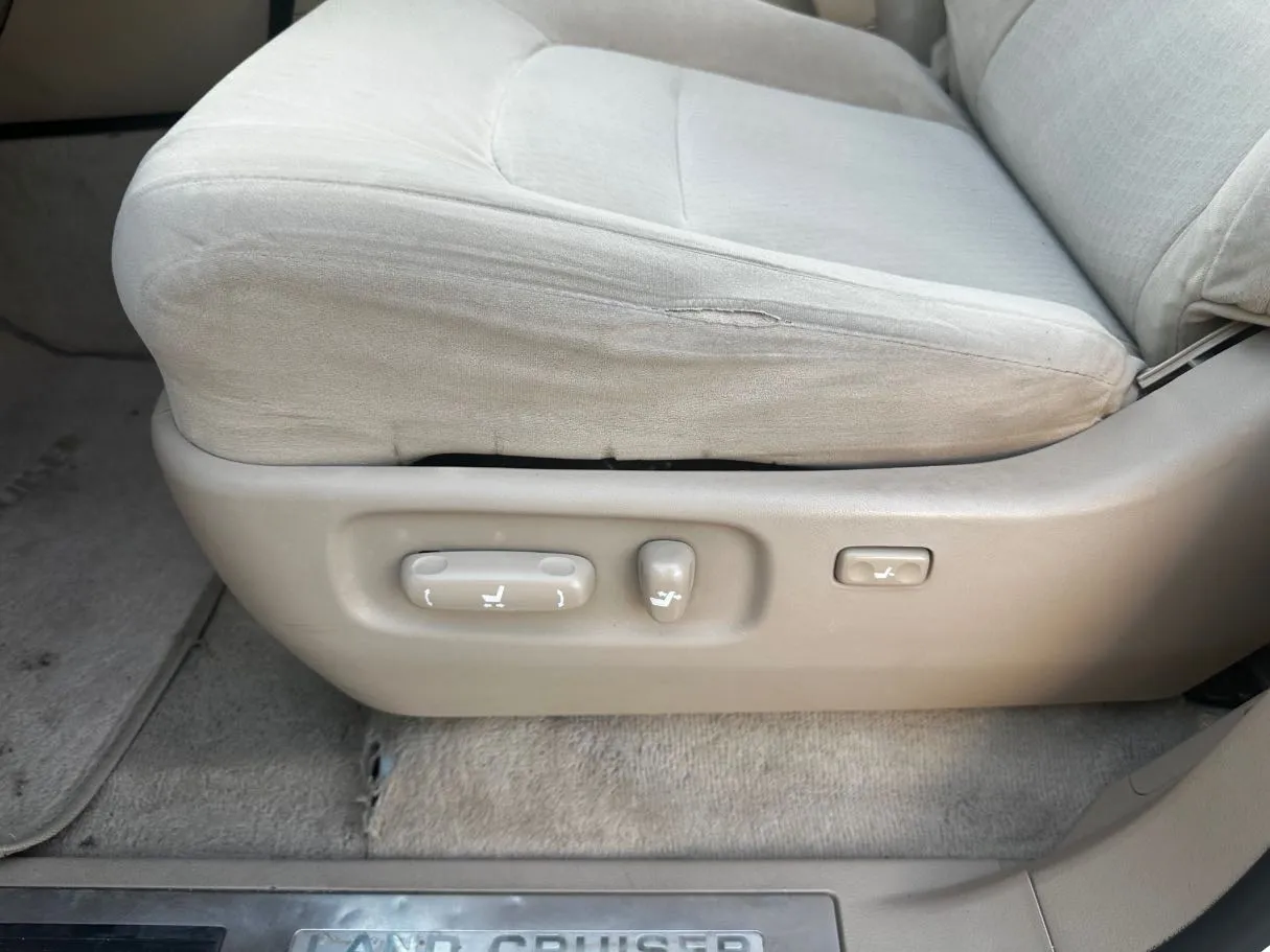 Car image 32