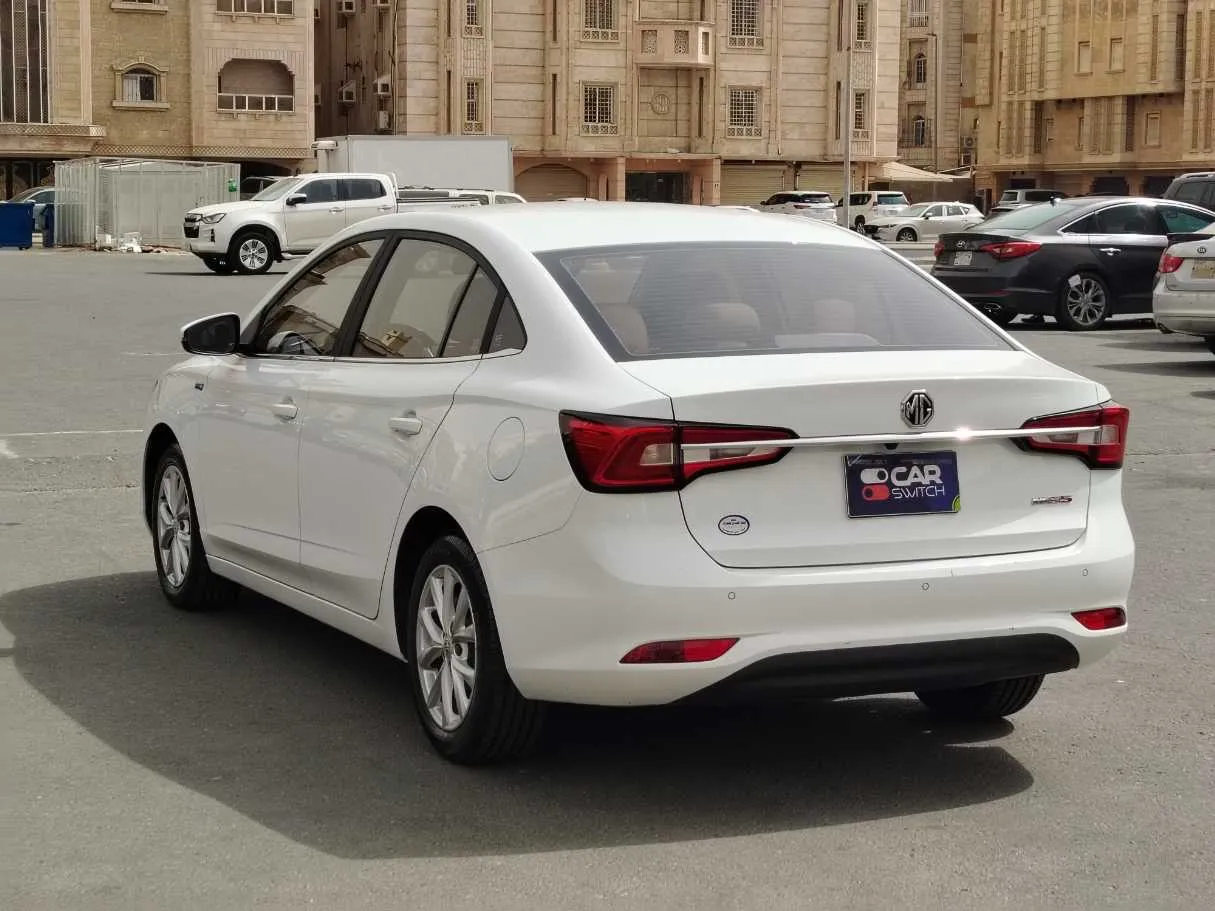 Car image 7