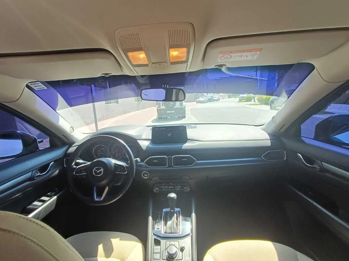 Car image 14