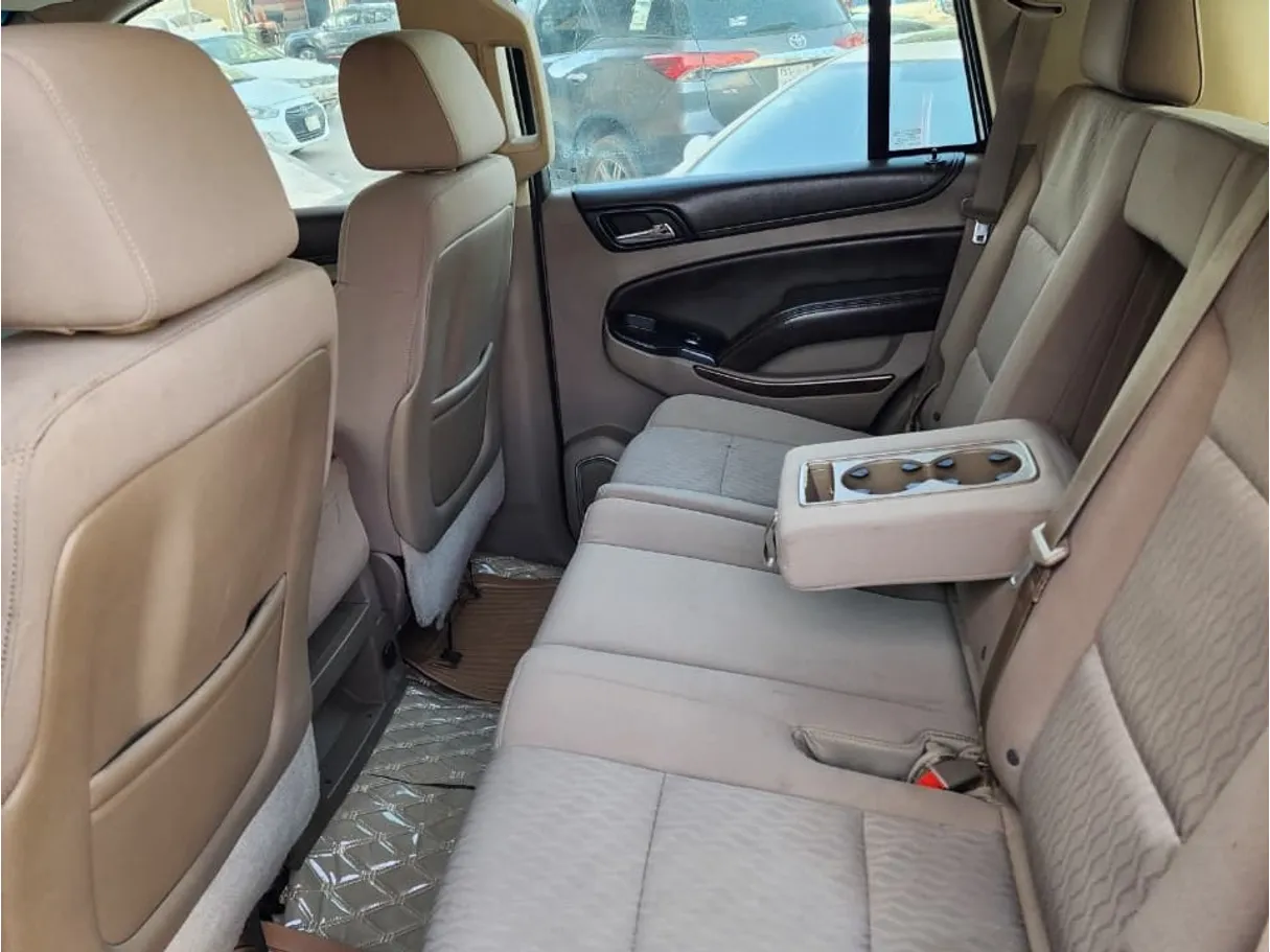 Car image 14