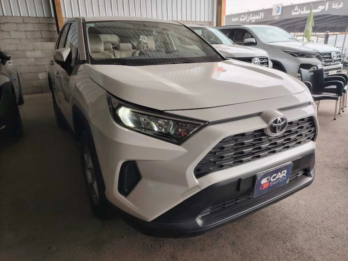 Car image 3