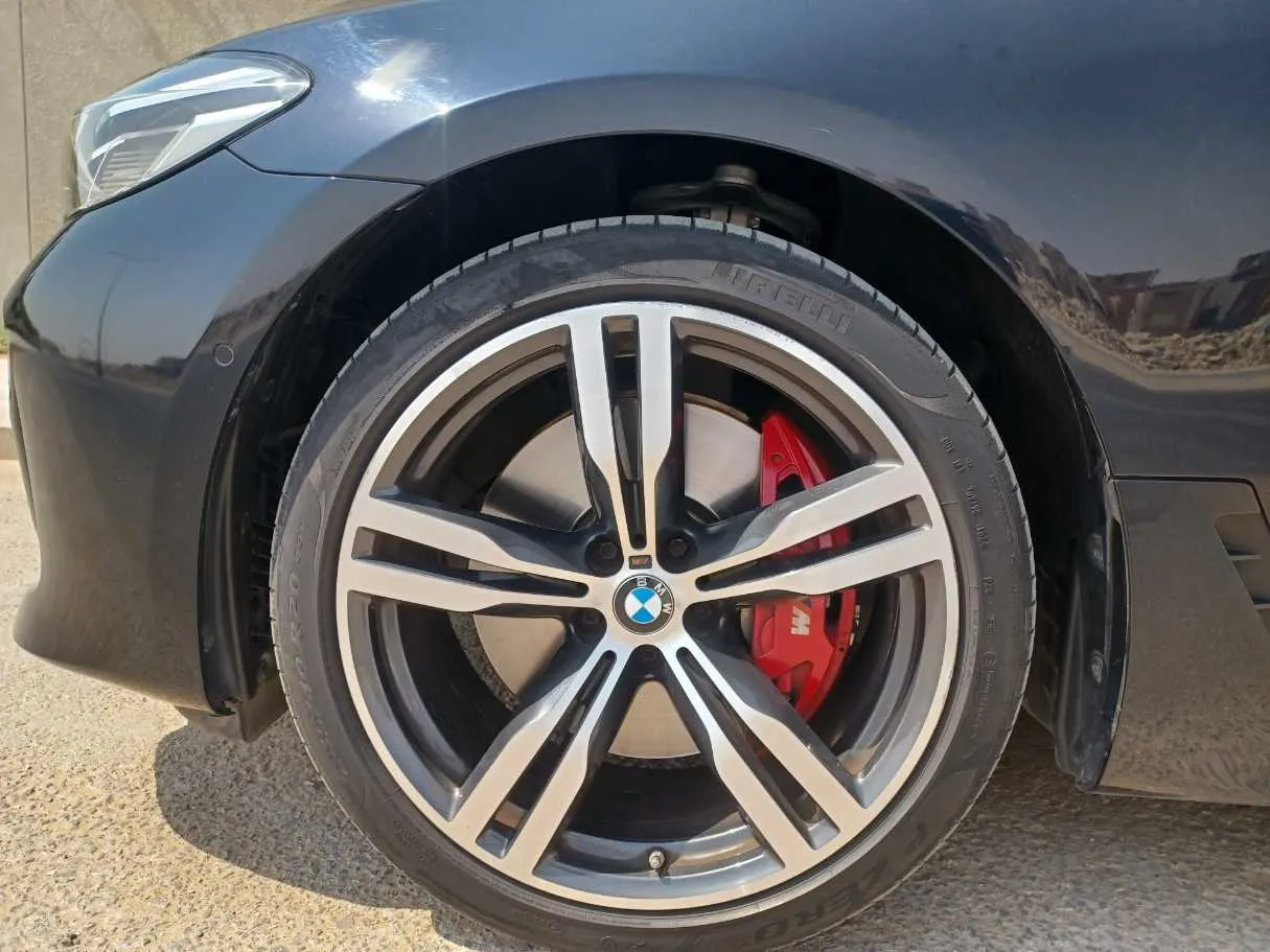 Car image 9