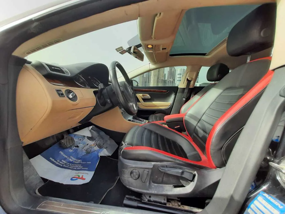 Car image 12