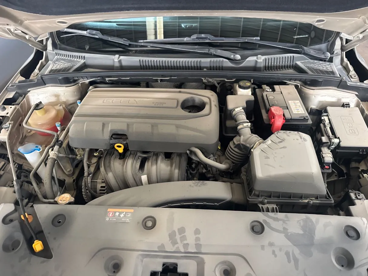 Car image 17