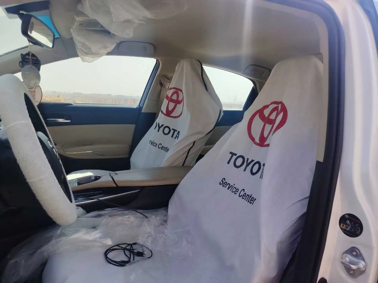 Car image 13