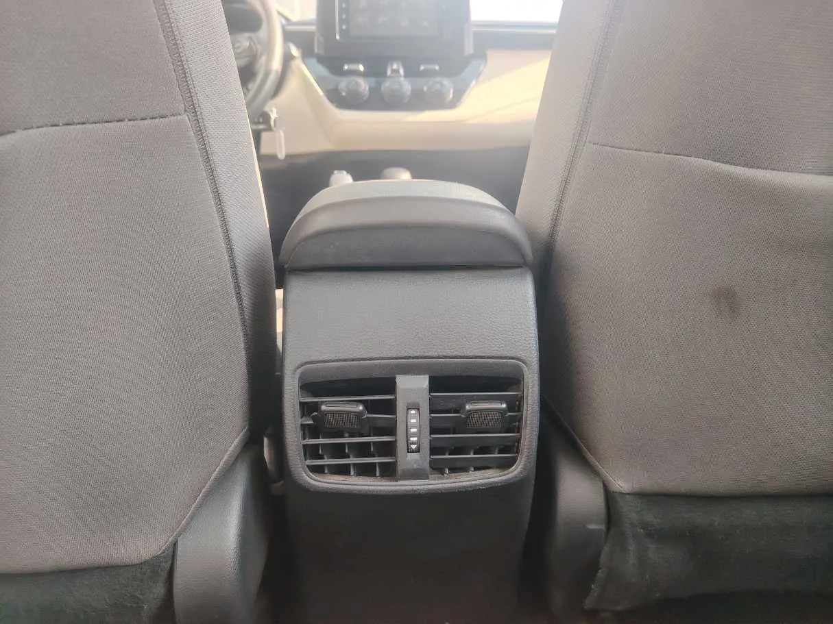 Car image 23