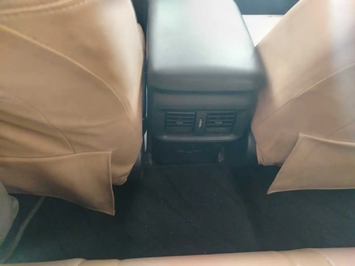 Car image 31
